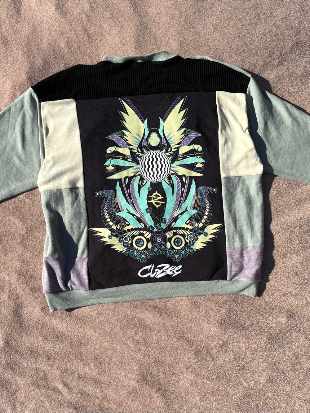Clozee Sweatshirt - Upcycled